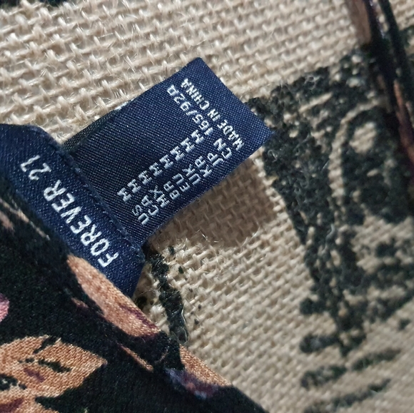 Forever 21 Center Lace Blouse Long Sleeve Medium - Picture 2 of 3